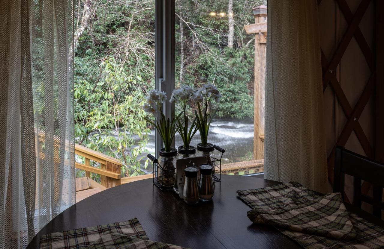 Tranquil Haven Luxy Yurt - Creekside Glamping With Private Hot Tub Villa Topton Buitenkant foto